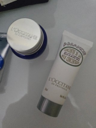 Crema L'Occitane con pochette