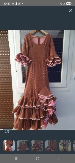 Vestido de flamenca marrón con volantes