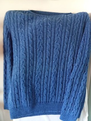 Jersey azul trenzado