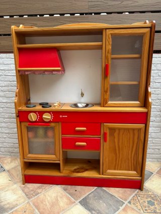 Cocina de juguete de madera
