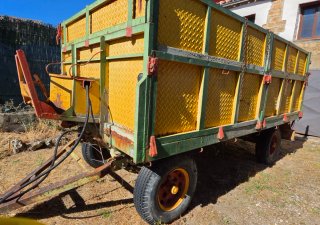 Remolque agrícola basculante 8.000 kg – 2 ejes – c