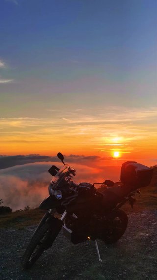 Triumph Tiger 800 XC Negra y Plata