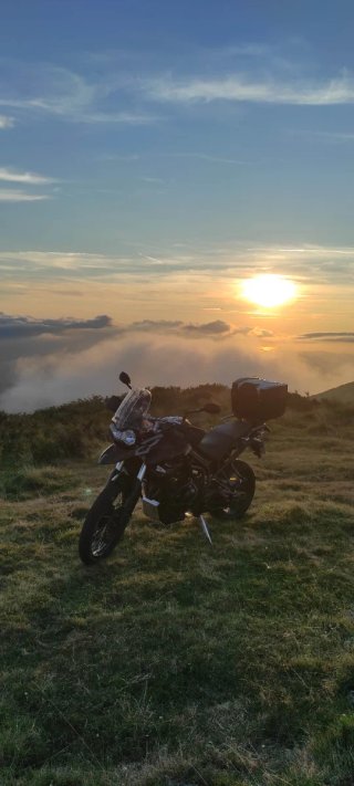 Triumph Tiger 800 XC Negra y Plata