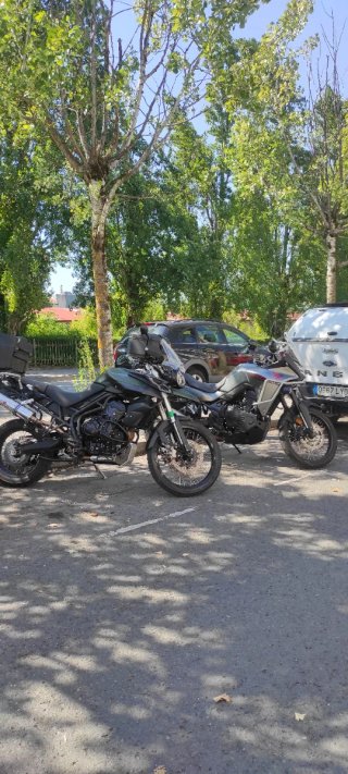 Triumph Tiger 800 XC Negra y Plata