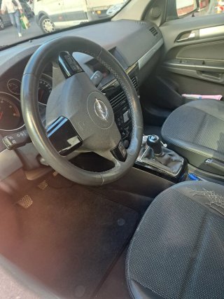 Opel Astra 2010