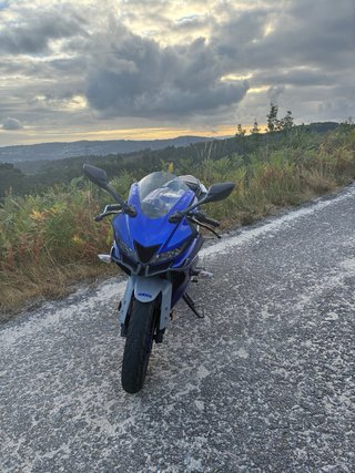 Yamaha YZF 125 ABS Azul
