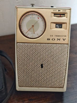 Radio Sony Six Transistor con Reloj