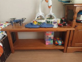 Mesa de salón de madera