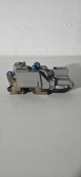 Cerradura Delantera Derecha Citroen Berlingo 1998
