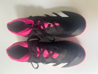 Botas Fútbol Sala Adidas Predator Niña talla 34