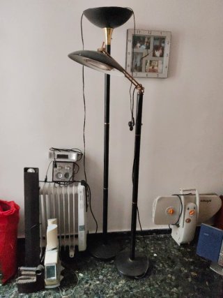 2 Lámparas de Pie Metálicas