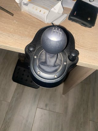 Volante Logitech G29 con palanca de cambios
