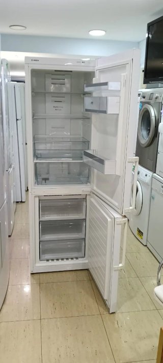 NEVERA COMBI BOSCH NO FROST ENERGÍA A+