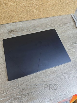 ASUS Zenbook 14 OLED portatile