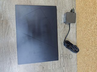 ASUS Zenbook 14 OLED portatile