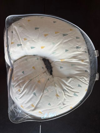 Cojín de lactancia estampado + REGALO
