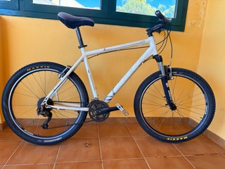 Bicicletas de montaña con inflador