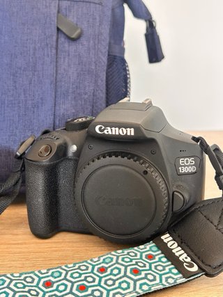 Canon EOS 1300D + Objetivo 18-55mm + Bolsa
