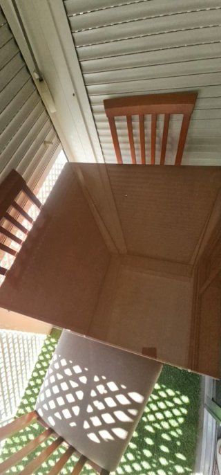 Mesa de comedor con 4 sillas