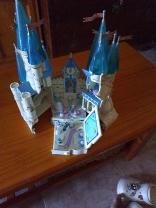 Castillo de juguete antiguo Poly poke
