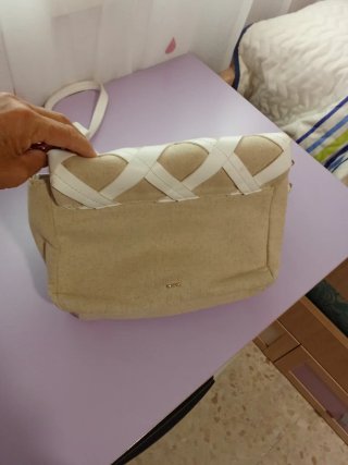 Bolso bandolera beige y blanco