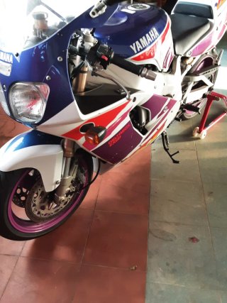Yamaha YZF 750 R Genesis Sportbike