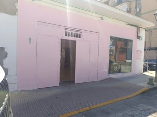 Local 133 m.luminoso pie de calle, cierre mecaniza