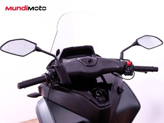 YAMAHA TRICITY 300