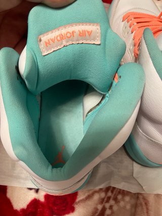 Zapatillas Jordan Blancas y Naranja