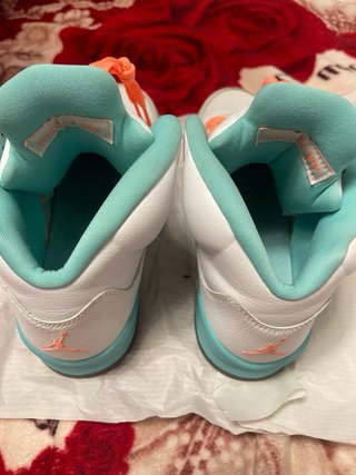 Zapatillas Jordan Blancas y Naranja