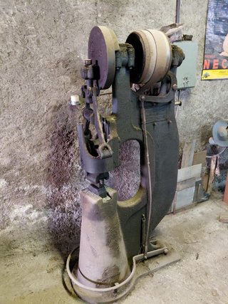 Martillo industrial antiguo 1950
