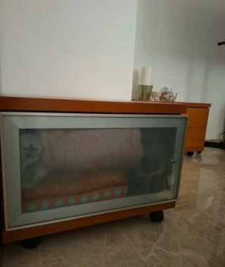 Mesa, 6 sillas de madera y mesa auxilia TODO 150e