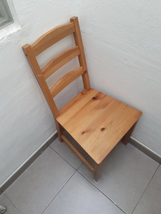 Cuatro sillas de Comedor IKEA Madera Natural