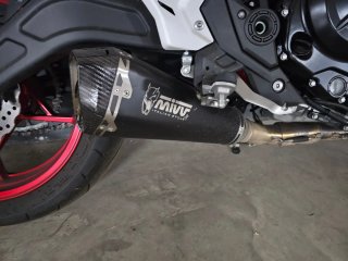 Kawasaki Z650 Naked Negra y Roja