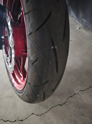 Kawasaki Z650 Naked Negra y Roja