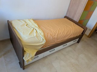 Cama 2 m x 1 m x 0'40 (0'65 cabecero)