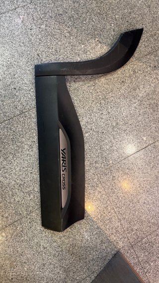 Toyota Faldon inferior lateral Cross xp2100