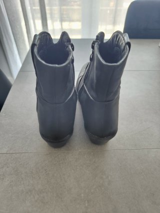 Botines negros talla 41