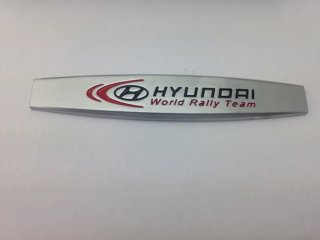 EMBLEMA LATERAL O TRASERO HYUNDAI PLATA MATE