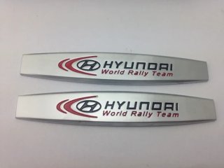 EMBLEMA LATERAL O TRASERO HYUNDAI PLATA MATE