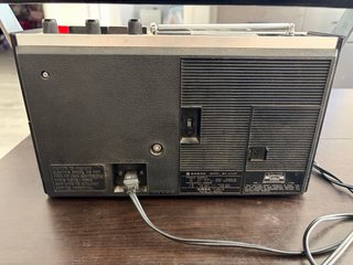 Radio cassette Sanyo MR-4112F vintage