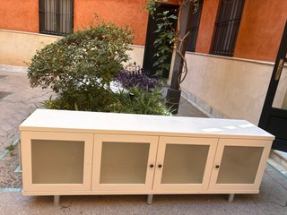 Mueble TV salón madera y cristal