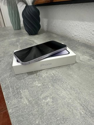 iPhone 14 Plata/Morado