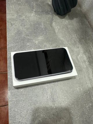 iPhone 14 Plata/Morado