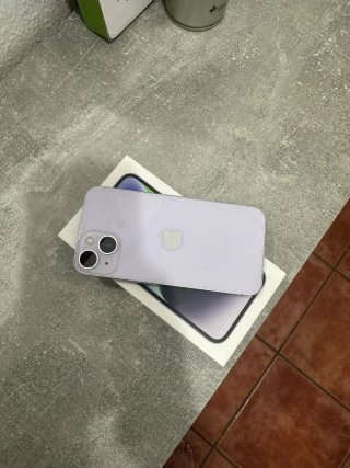 iPhone 14 Plata/Morado