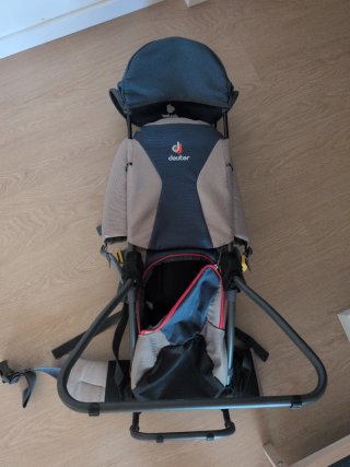 Mochila de porteo Deuter