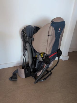 Mochila de porteo Deuter