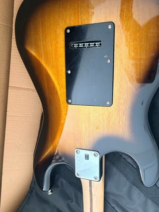 Guitarra Eléctrica Fender Squire Stratocaster