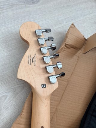 Guitarra Eléctrica Fender Squire Stratocaster