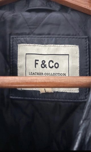Americana de piel F&Co negra